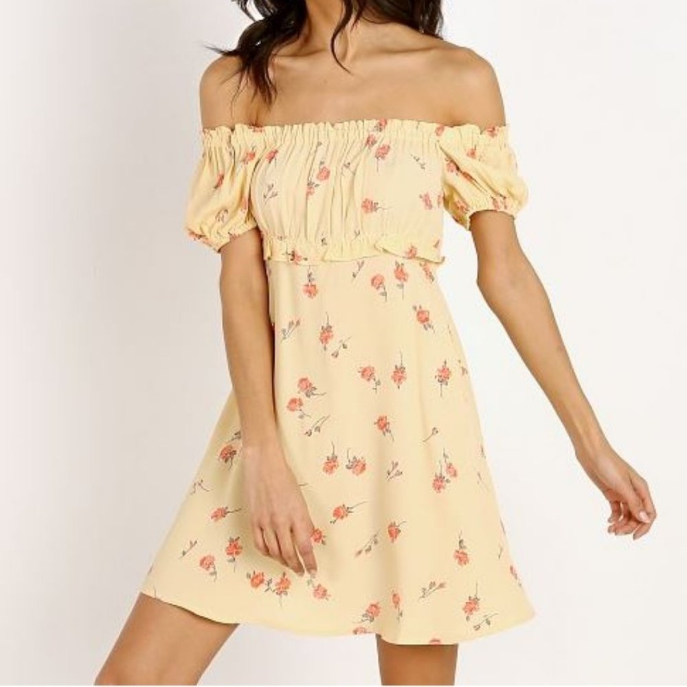 ✨ REVOLVE Off Shoulder Floral Yellow Dress